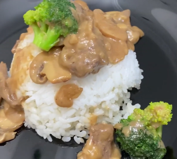Vegan Beef with Broccoli with Mushrooms