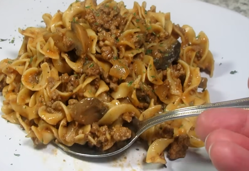 BEEF NOODLE SKILLET