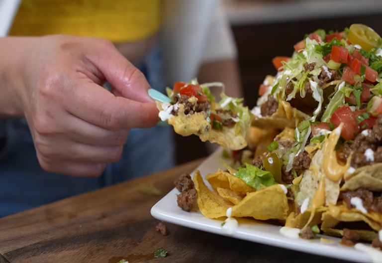 Beef Nachos with Cheese Sauce Recipe