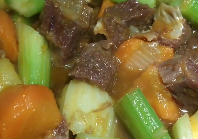 Beef with Carrots and Celery Recipe