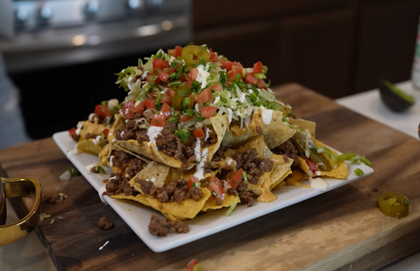 CHEESY BEEFY NACHOS