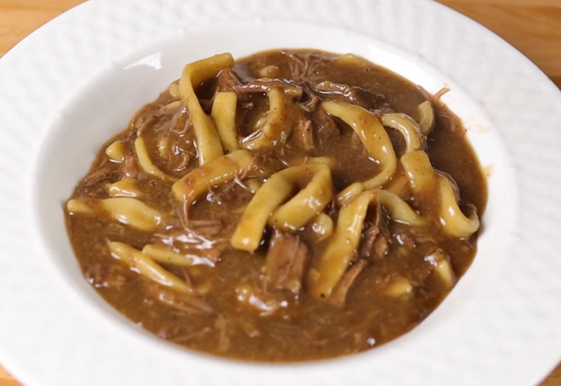 CROCKPOT BEEF AND NOODLES