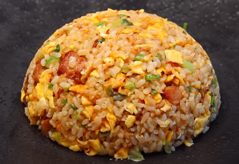 Easy Ground Beef Fried Rice with Egg