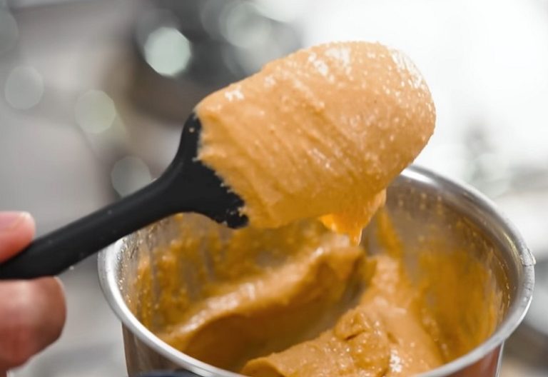 Keto Breakfast with Peanut Butter