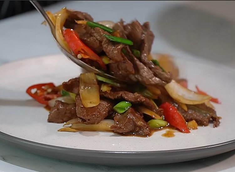 BEEF and GINGER Spring Onion CLASSIC stir-fry