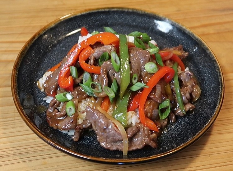 Beef with Green Peppers and Onions