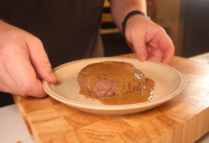CARNIVORE Hamburger Steak and Gravy Recipe